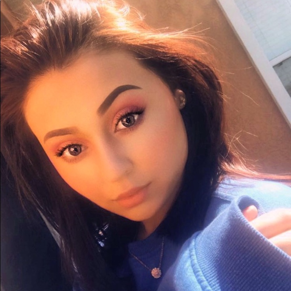 Meet your Posher, Eliana